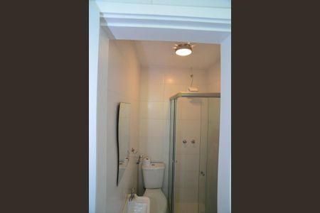 Apartamento à venda com 205m², 4 quartos e 2 vagas Apartamento à venda com 205m², 4 quartos e 2 vagasBanheiro de Serviço