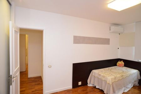 Apartamento à venda com 205m², 4 quartos e 2 vagas Apartamento à venda com 205m², 4 quartos e 2 vagasQuarto 1