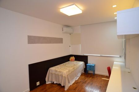 Apartamento à venda com 205m², 4 quartos e 2 vagas Apartamento à venda com 205m², 4 quartos e 2 vagasQuarto 1