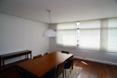 Apartamento à venda com 205m², 4 quartos e 2 vagas Apartamento à venda com 205m², 4 quartos e 2 vagasSala