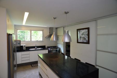 Apartamento à venda com 205m², 4 quartos e 2 vagas Apartamento à venda com 205m², 4 quartos e 2 vagasCozinha