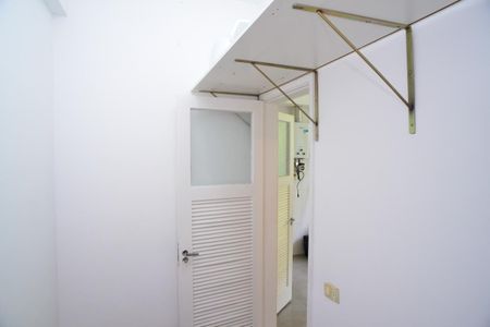 Apartamento à venda com 205m², 4 quartos e 2 vagas Apartamento à venda com 205m², 4 quartos e 2 vagasQuarto de Serviço