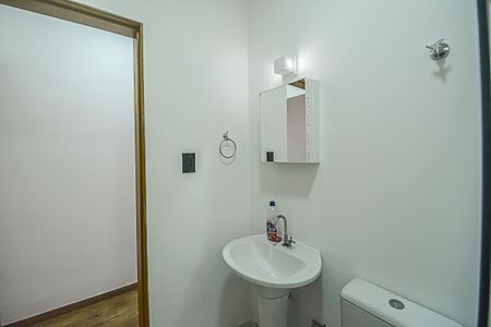 Casa à venda com 125m², 2 quartos e 2 vagas Casa à venda com 125m², 2 quartos e 2 vagasBanheiro