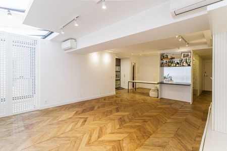 Apartamento à venda com 126m², 2 quartos e 2 vagasSala