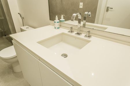 Apartamento à venda com 126m², 2 quartos e 2 vagasBanheiro da Suíte 1