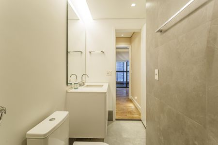 Apartamento à venda com 126m², 2 quartos e 2 vagasBanheiro da Suíte 1
