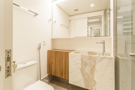 Apartamento à venda com 126m², 2 quartos e 2 vagasBanheiro da Suíte 2
