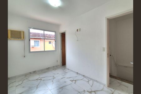 Casa de condomínio para alugar com 150m², 3 quartos e 2 vagassuite