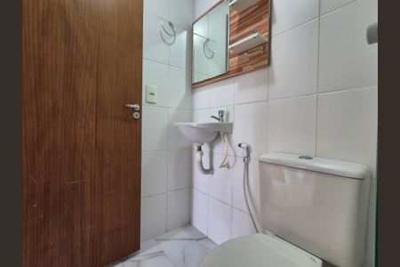 Casa de condomínio para alugar com 150m², 3 quartos e 2 vagasBanheiro