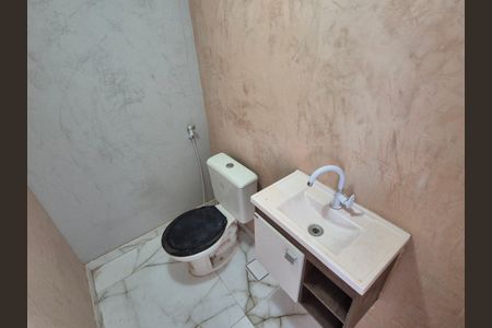 Casa de condomínio para alugar com 150m², 3 quartos e 2 vagasLavabo