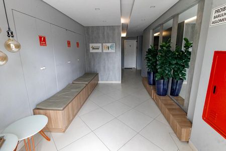 Apartamento à venda com 80m², 3 quartos e 2 vagas Apartamento à venda com 80m², 3 quartos e 2 vagasHall de entrada