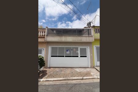 Casa à venda com 100m², 3 quartos e 2 vagasFachada