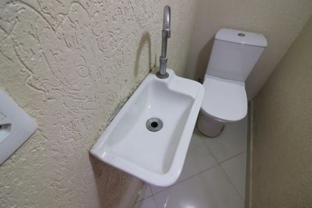 Casa à venda com 100m², 3 quartos e 2 vagasLavabo