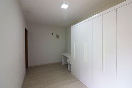 Casa à venda com 100m², 3 quartos e 2 vagasQuarto 3