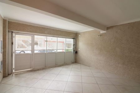 Casa à venda com 100m², 3 quartos e 2 vagasGaragem