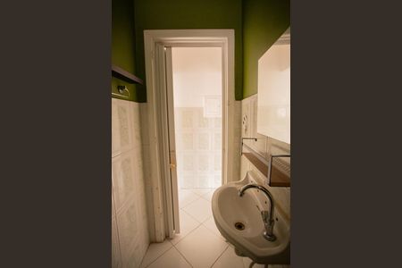 Casa de condomínio para alugar com 43m², 1 quarto e sem vagaBANHEIRO