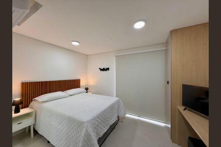 Quarto  de kitnet/studio para alugar com 0 quarto, 27m² em Jardim das Acacias, São Paulo