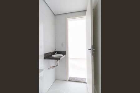 Apartamento à venda com 47m², 2 quartos e sem vaga Apartamento à venda com 47m², 2 quartos e sem vagaBanheiro