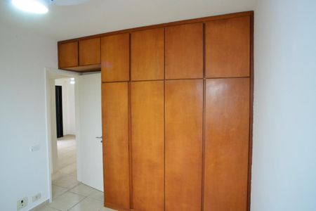 Apartamento para alugar com 72m², 2 quartos e 2 vagas Apartamento para alugar com 72m², 2 quartos e 2 vagasQuarto