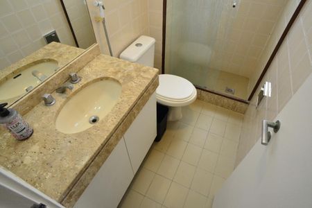 Apartamento para alugar com 72m², 2 quartos e 2 vagas Apartamento para alugar com 72m², 2 quartos e 2 vagasBanheiro Social