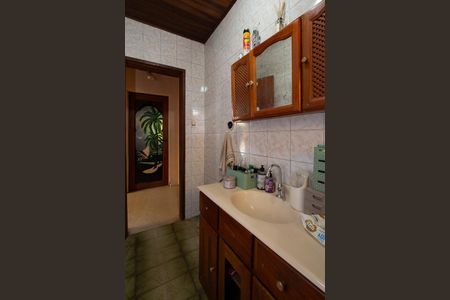 Casa à venda com 860m², 4 quartos e 2 vagasBanheiro