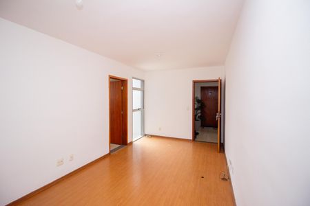 Sala de apartamento à venda com 3 quartos, 66m² em Cabral, Contagem