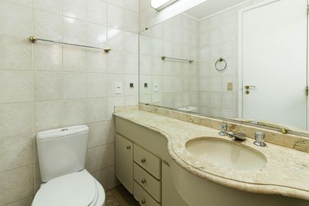 Apartamento para alugar com 158m², 4 quartos e 3 vagasBanheiro da Suíte 2