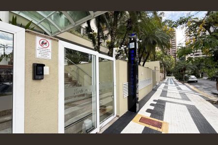 Apartamento para alugar com 179m², 3 quartos e 2 vagasFachada
