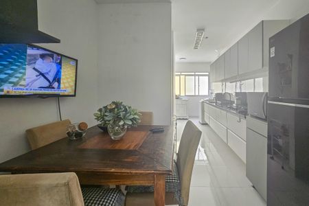 Apartamento para alugar com 179m², 3 quartos e 2 vagasCozinha