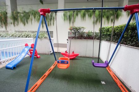 Apartamento à venda com 80m², 2 quartos e 1 vagaÁrea comum - Playground