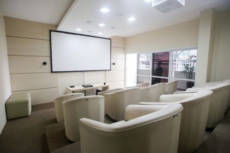 Apartamento à venda com 80m², 2 quartos e 1 vagaSala de Cinema