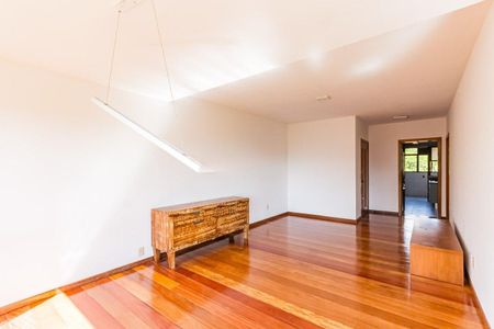 Sala  de apartamento para alugar com 3 quartos, 130m² em Petrópolis, Porto Alegre