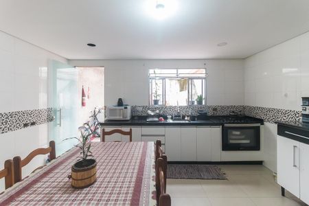 Casa para alugar com 227m², 2 quartos e 4 vagasCozinha