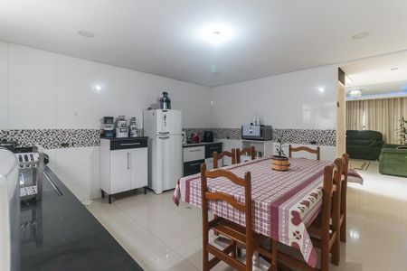 Casa para alugar com 227m², 2 quartos e 4 vagasCozinha