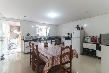 Casa para alugar com 227m², 2 quartos e 4 vagasCozinha