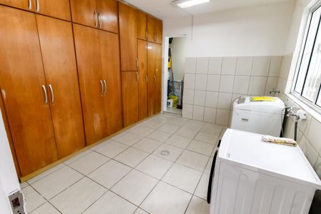 Casa para alugar com 420m², 4 quartos e 3 vagasÁrea de Serviço