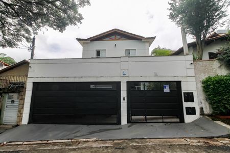 Casa para alugar com 420m², 4 quartos e 3 vagasFachada