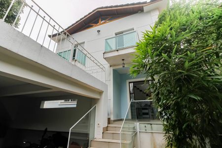 Casa para alugar com 420m², 4 quartos e 3 vagasFachada