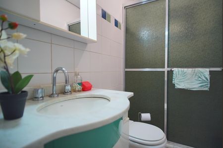 Casa de condomínio à venda com 70m², 3 quartos e 2 vagasBanheiro Corredor