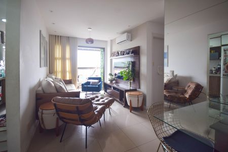 Sala de apartamento para alugar com 2 quartos, 67m² em Barra Olímpica, Rio de Janeiro