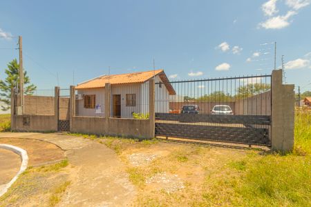 Fachada/Vista da Rua de casa à venda com 1 quarto, 296m² em Guajuviras, Canoas
