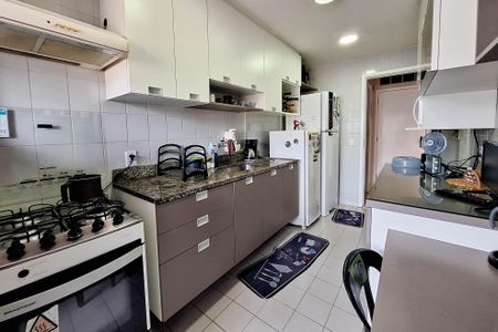 Apartamento à venda com 75m², 2 quartos e 2 vagasCozinha