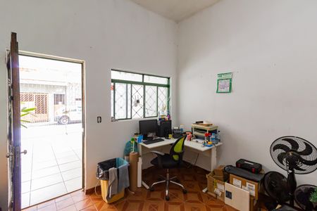 Casa à venda com 400m², 5 quartos e 1 vaga Casa à venda com 400m², 5 quartos e 1 vagaEscritório