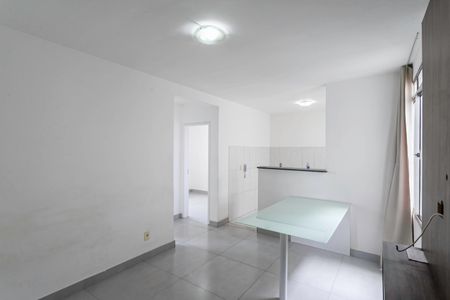 Sala de apartamento para alugar com 2 quartos, 45m² em Piratininga, Belo Horizonte