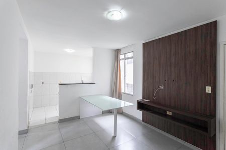 Sala de apartamento para alugar com 2 quartos, 45m² em Piratininga, Belo Horizonte
