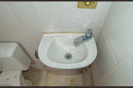 Casa de condomínio à venda com 85m², 2 quartos e 1 vagaBanheiro - Área de Serviço