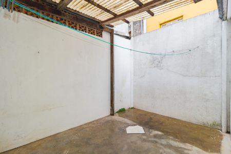 Casa de condomínio à venda com 85m², 2 quartos e 1 vagaQuintal