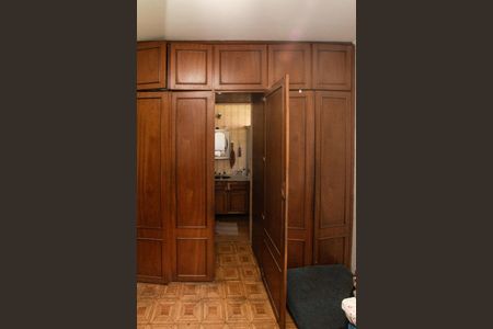 Casa à venda com 160m², 3 quartos e 2 vagasSuíte