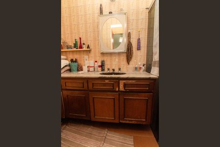 Casa à venda com 160m², 3 quartos e 2 vagasBanheiro da Suíte