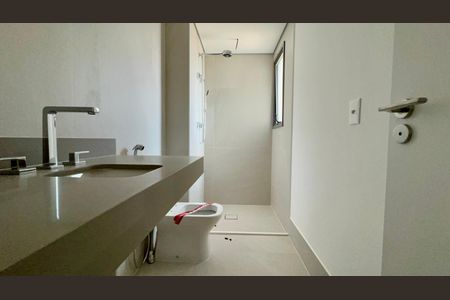 Apartamento à venda com 182m², 3 quartos e 2 vagasBanheiro da Suíte 3